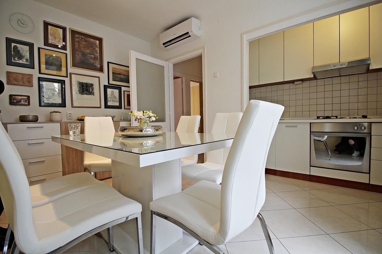 Puhov Apartment *